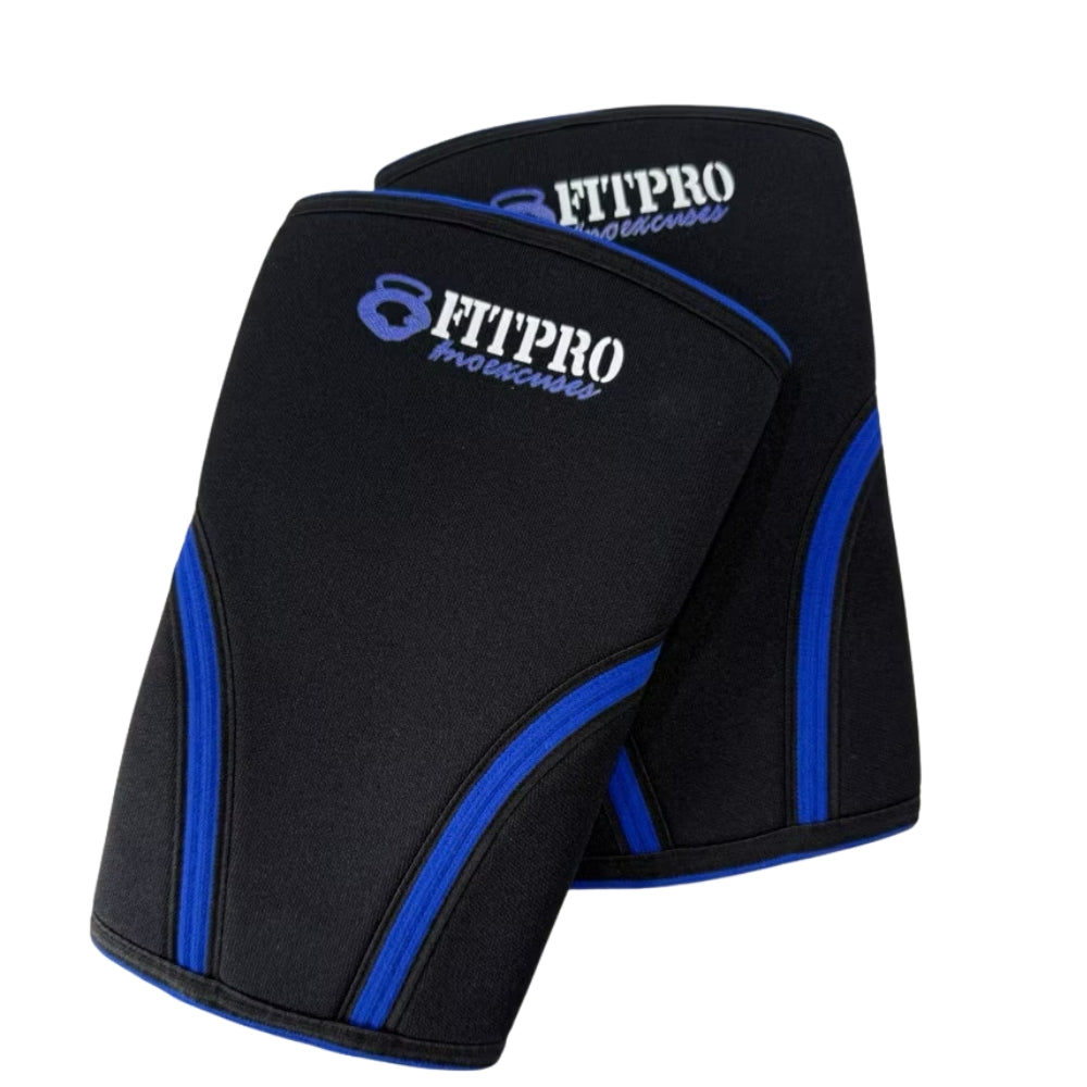 FitPro Knee Sleeve 8MM ออกแบบมาเพื่อช่วยพยุงข้อเข่า ลดแรงกดและเพิ่มความมั่นคงระหว่างการออกกำลังกาย ไม่ว่าจะเป็นเวทเทรนนิ่ง, CrossFit, Functional Training, Hyrox หรือการฝึกซ้อมทั่วไป
