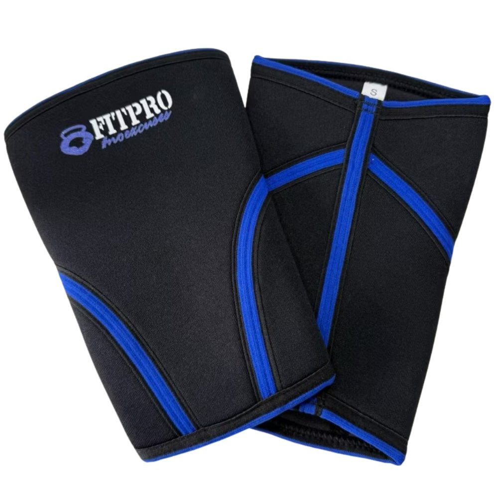 FitPro Knee Sleeve 8MM ออกแบบมาเพื่อช่วยพยุงข้อเข่า ลดแรงกดและเพิ่มความมั่นคงระหว่างการออกกำลังกาย ไม่ว่าจะเป็นเวทเทรนนิ่ง, CrossFit, Functional Training, Hyrox หรือการฝึกซ้อมทั่วไป